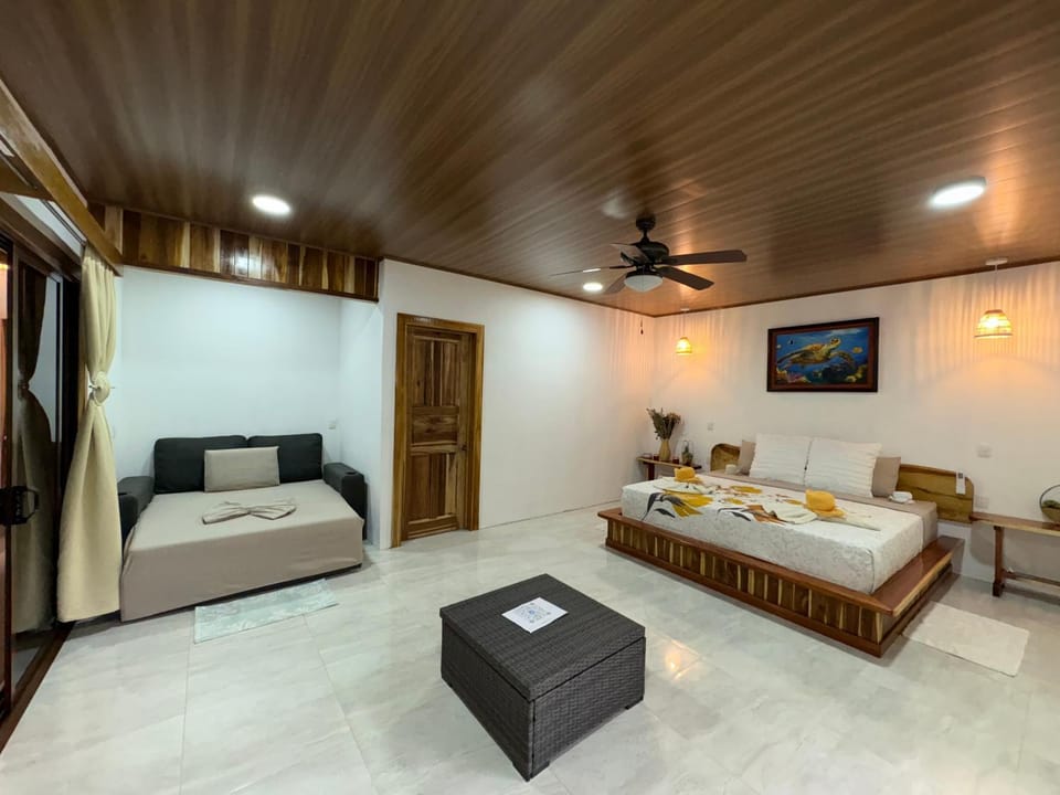 Casa Danta House in Puntarenas Province