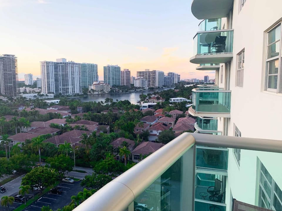 Balcony/Terrace, City view