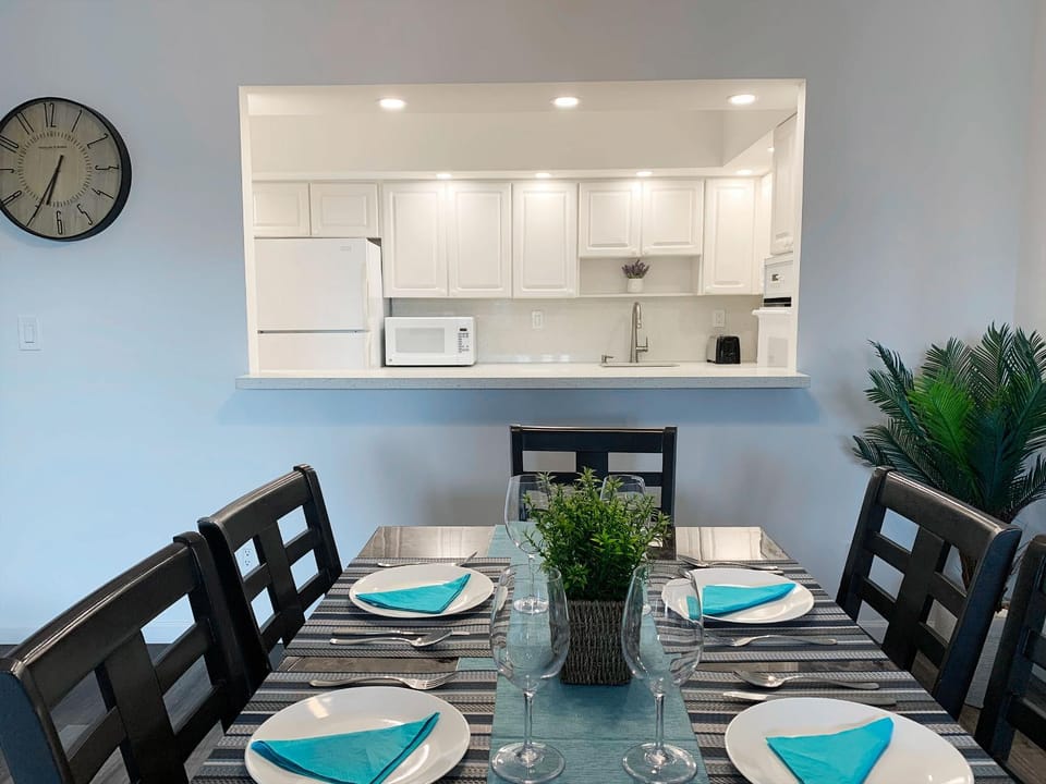Dining area, kitchen