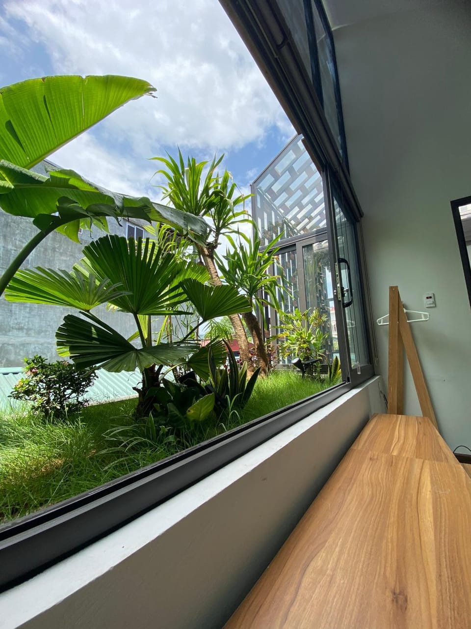 Patio, Spring, Day, Natural landscape, Garden, Balcony/Terrace, Garden view
