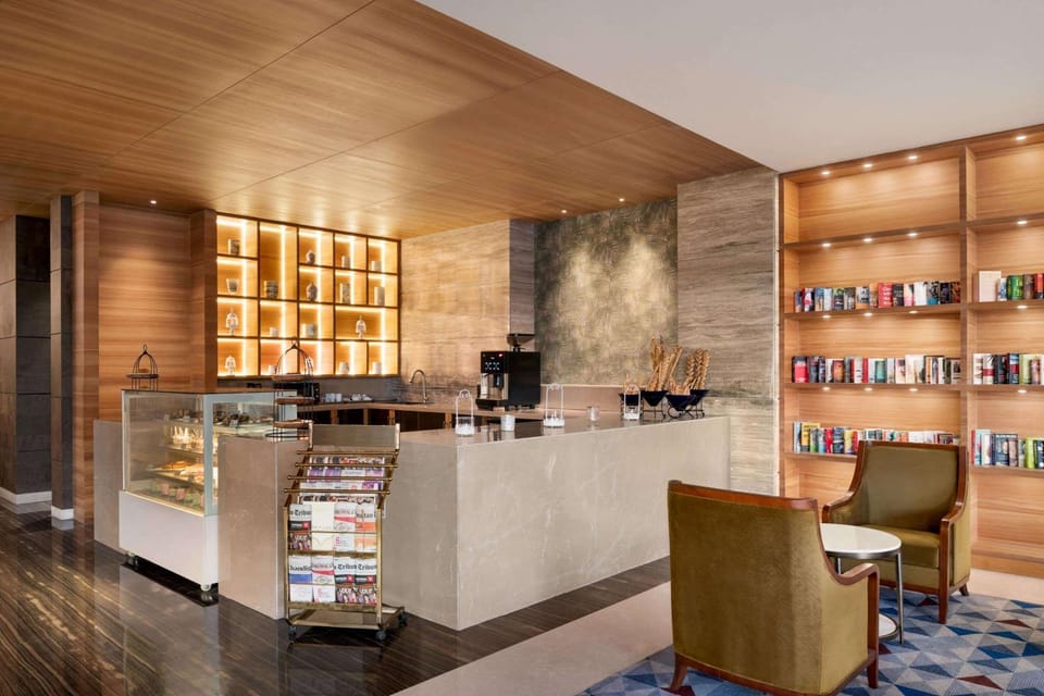 Restaurant/places to eat, Dining area, On site