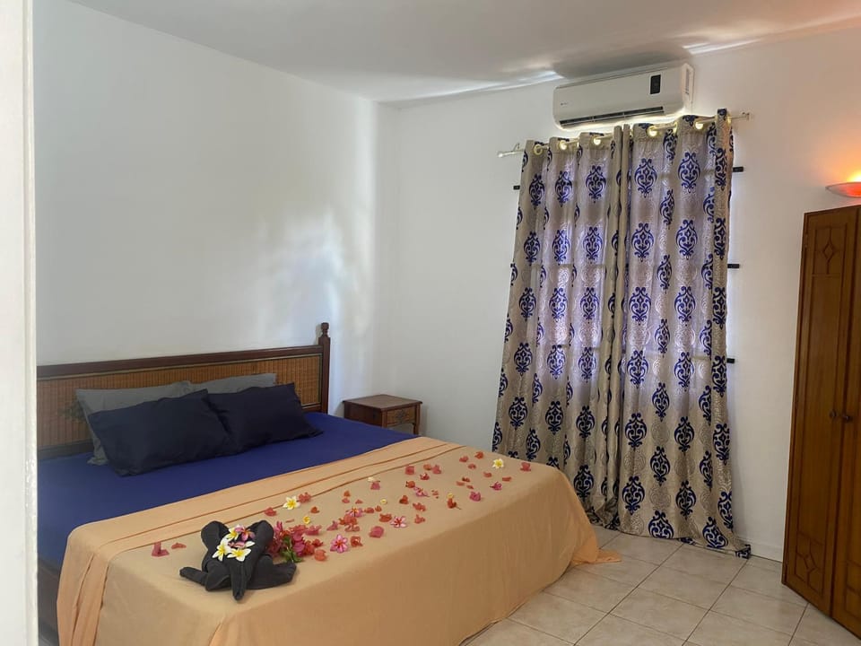 Viksh Seaview Apartment Apartment in Rivière Noire District, Mauritius