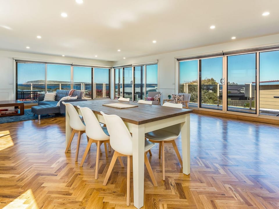 Ocean View House in San Remo