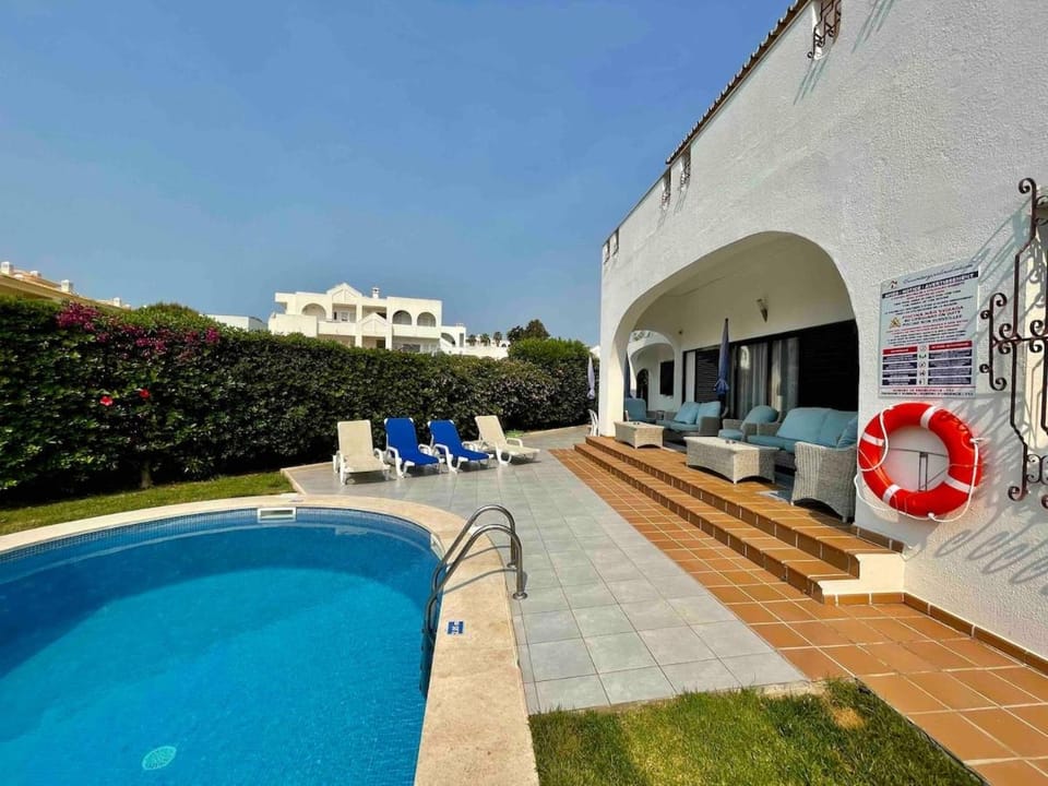 Property building, Pool view