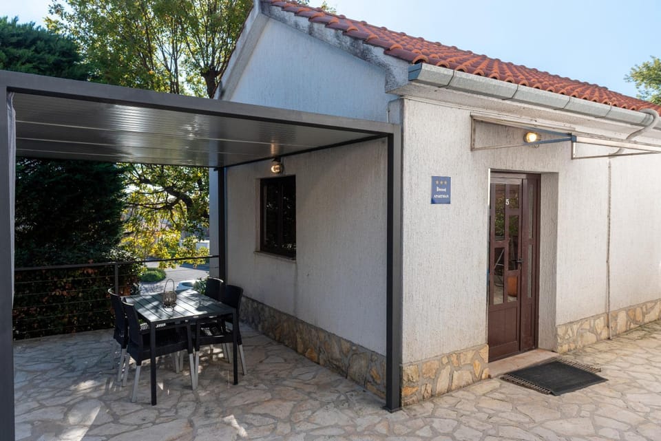 Property building, Patio, Day, Dining area