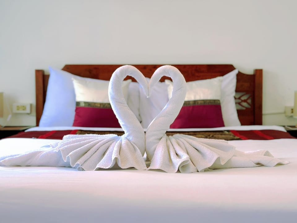 Bed, towels