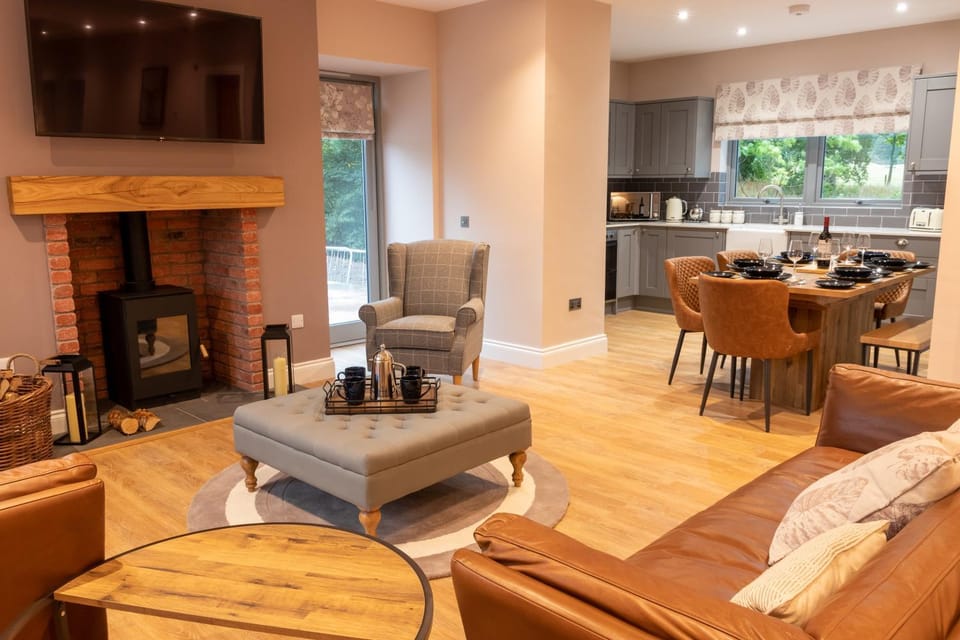 Living room, Dining area