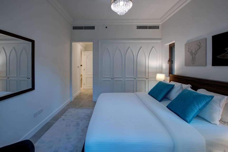 Durrani Homes - Arabian luxury at Souk Al Bahar besides Burj Khalifa & Dubai Mall Apartment in Dubai