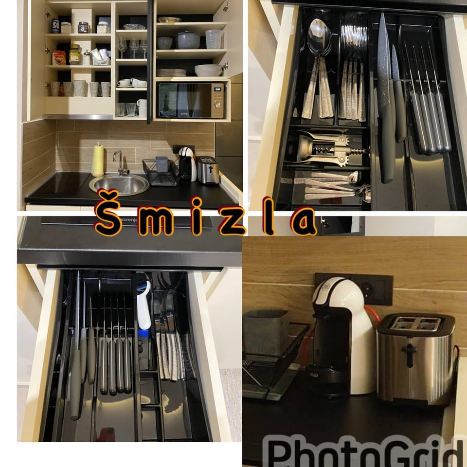 Kitchen or kitchenette, Text overlay