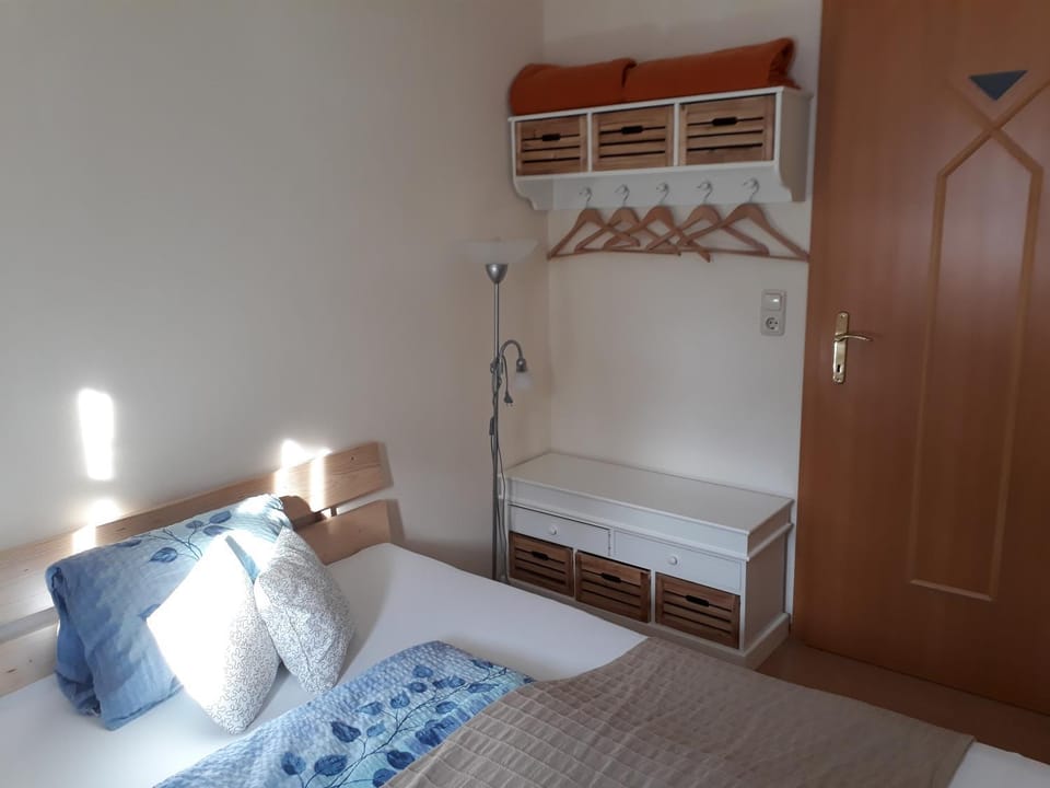 Bed, Photo of the whole room, Decorative detail, Bedroom
