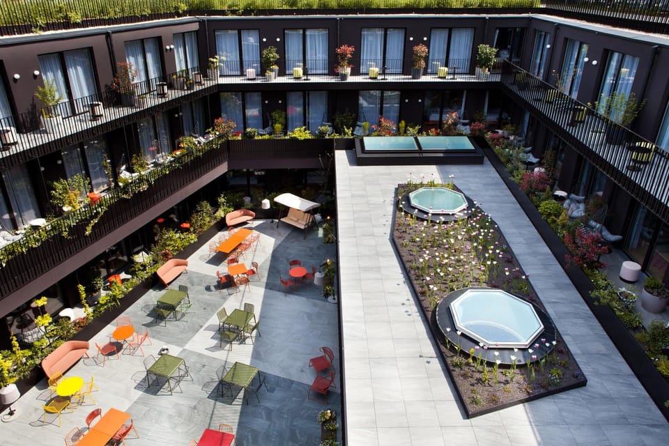 Property building, Patio, Spring, Day, Balcony/Terrace, Balcony/Terrace, Garden view