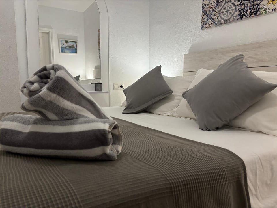 Marina Apart Beach easy Parking Apartment in Estepona