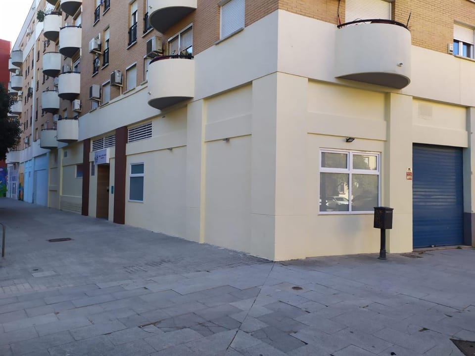 Property building, Facade/entrance, Lobby or reception