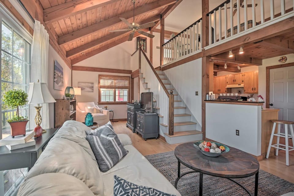 Lovettsville Cottage in Heart of Wine Country House in Catoctin