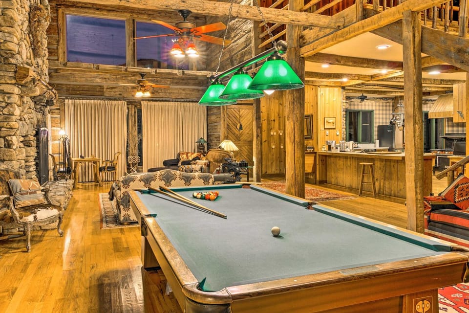 River Access, Mtn Views! All-Season Cullowhee Base Villa in Tennessee