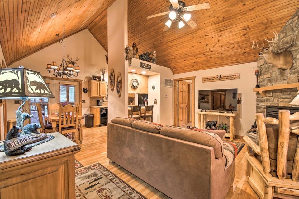 Resort Perks! Woodsy Family Retreat Near SDC House in Table Rock Lake