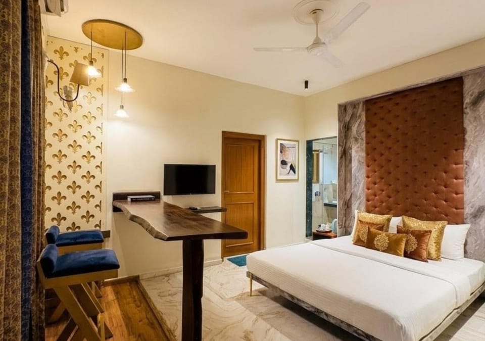 Seating area, Bedroom