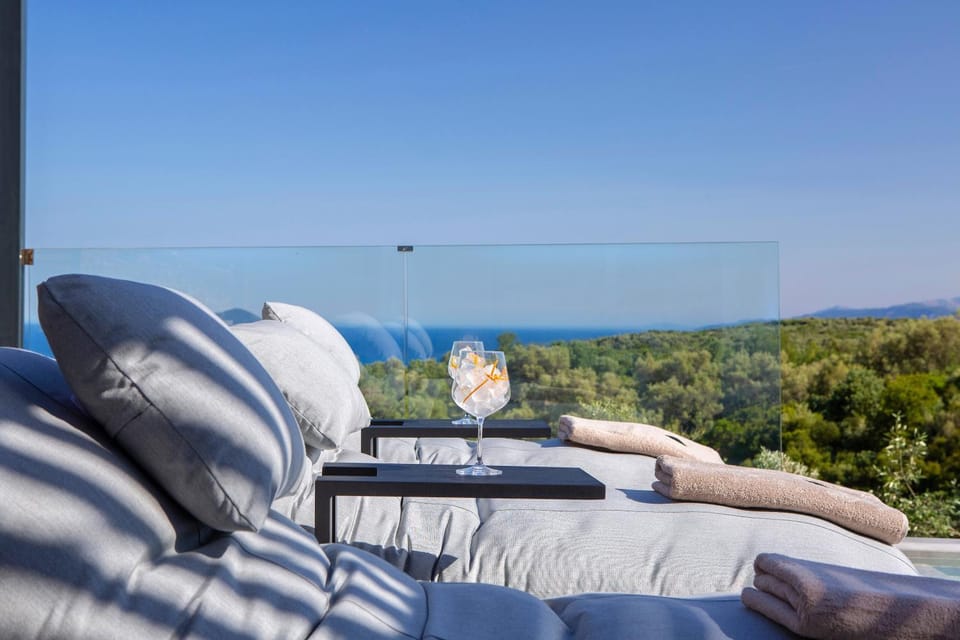 Sea view, sunbed