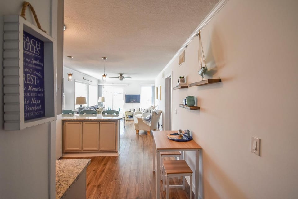 Coastal Condo w/ Public Atlantic Beach Access House in Atlantic Beach