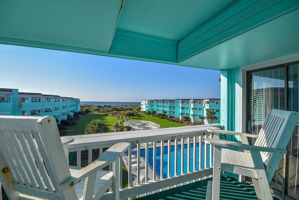 Coastal Condo w/ Public Atlantic Beach Access House in Atlantic Beach