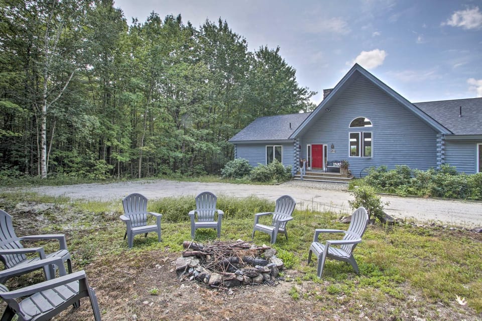 Elegant & Quiet Maine Escape w/ Sauna & Deck House in Harrison