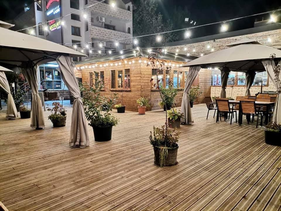 Restaurant/places to eat, Garden, Balcony/Terrace, Dinner