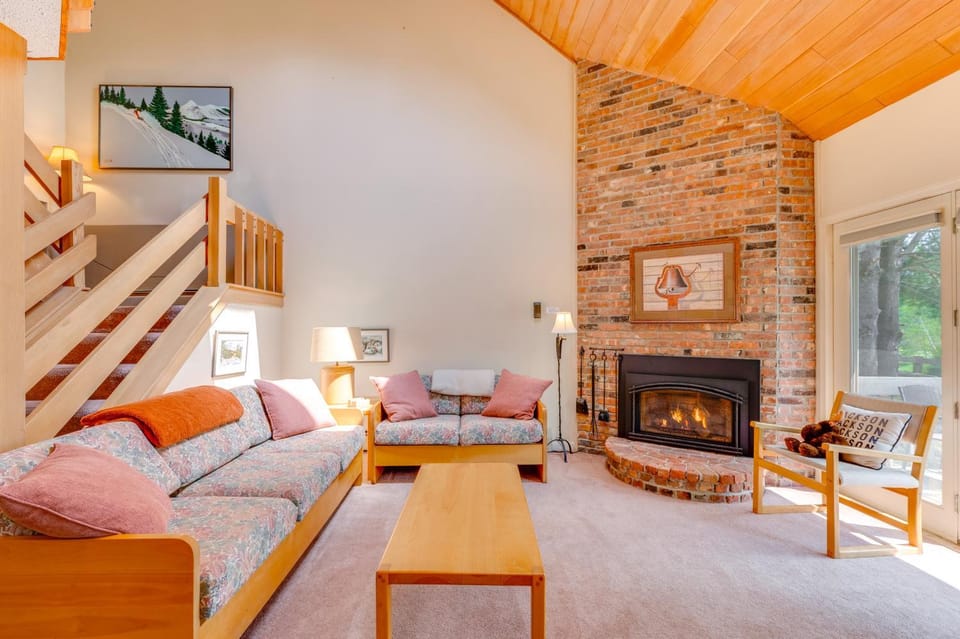 Charming Jackson Mountain Retreat on Golf Course! House in Jackson