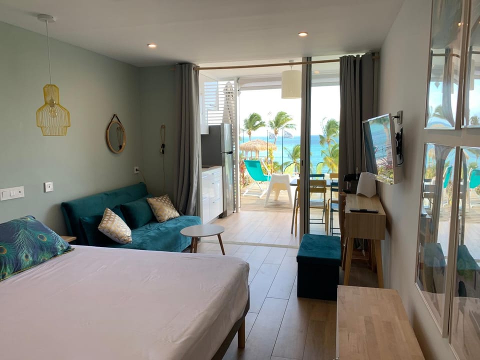 Studio "Ti Joyau", vue mer, piscine Apartment in Le Diamant