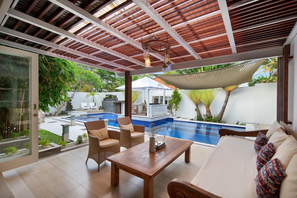 Seating area, Swimming pool