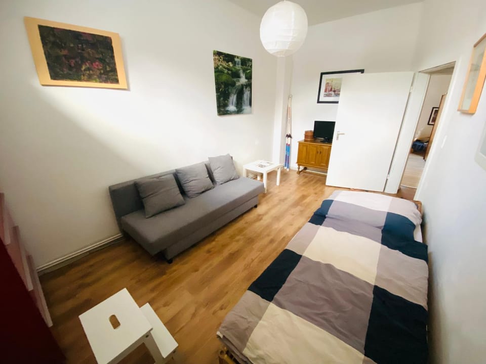 Living room, Photo of the whole room, Seating area