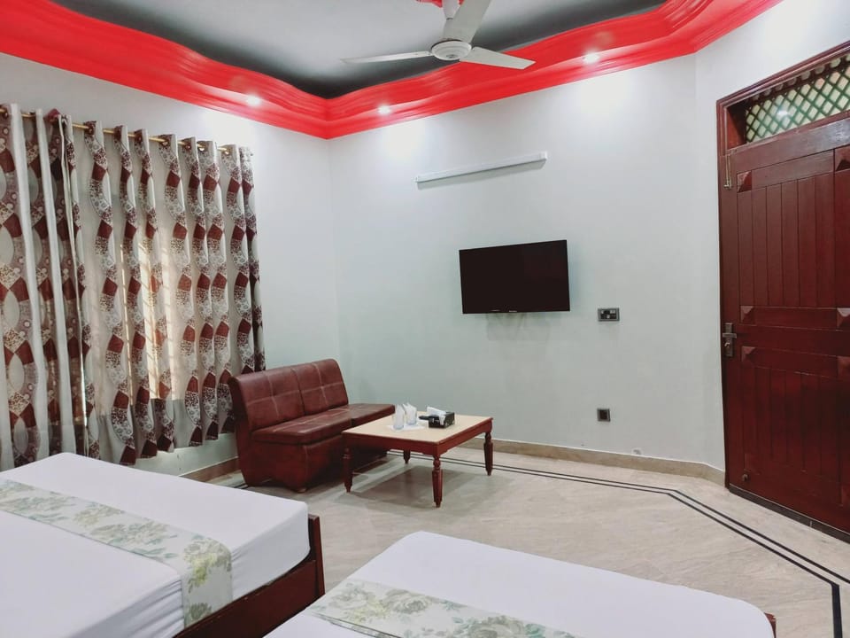 Cosy Inn Guest House Near Liaquat Nat Hospital Hotel in Karachi