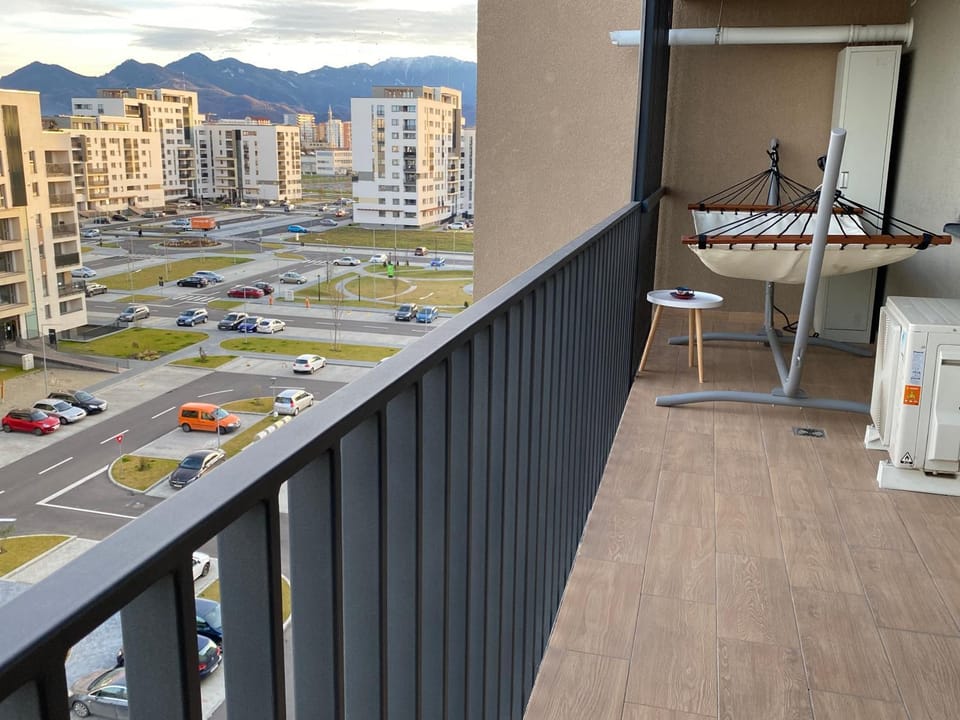 Balcony/Terrace, Mountain view