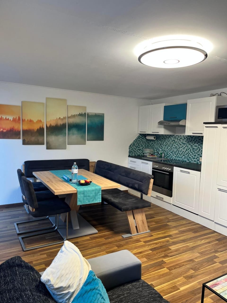 Kitchen or kitchenette, Seating area