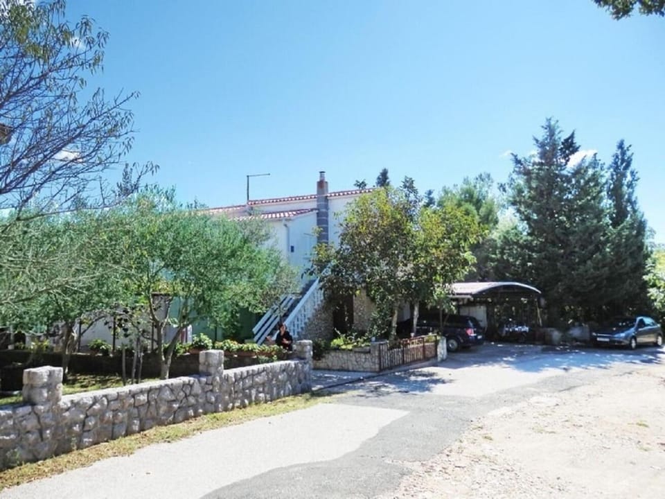 Patio, Facade/entrance