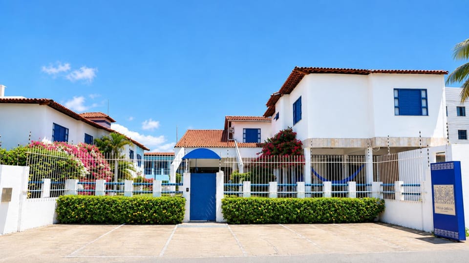 Property building, Facade/entrance, Day