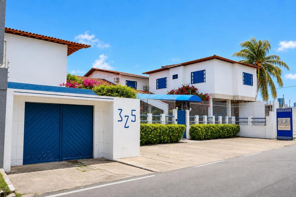 Property building, Facade/entrance, Day