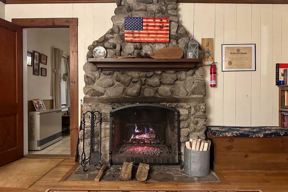 Lake Ivanhoe Family Escape w/ Fire Pit! House in Wakefield