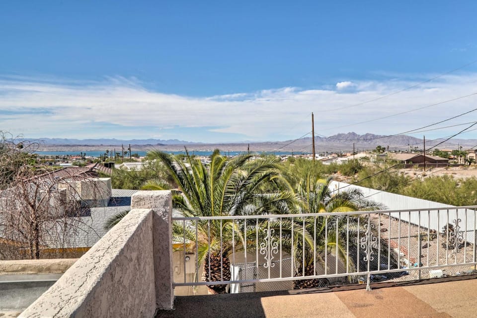 Modern Lake Havasu Retreat: Lake & Mountain Views! House in Lake Havasu City