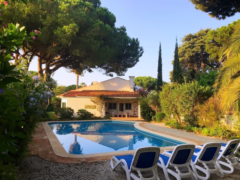 Villa Juliet, Private Pool/Garden, Beach Nearby Villa in Quarteira