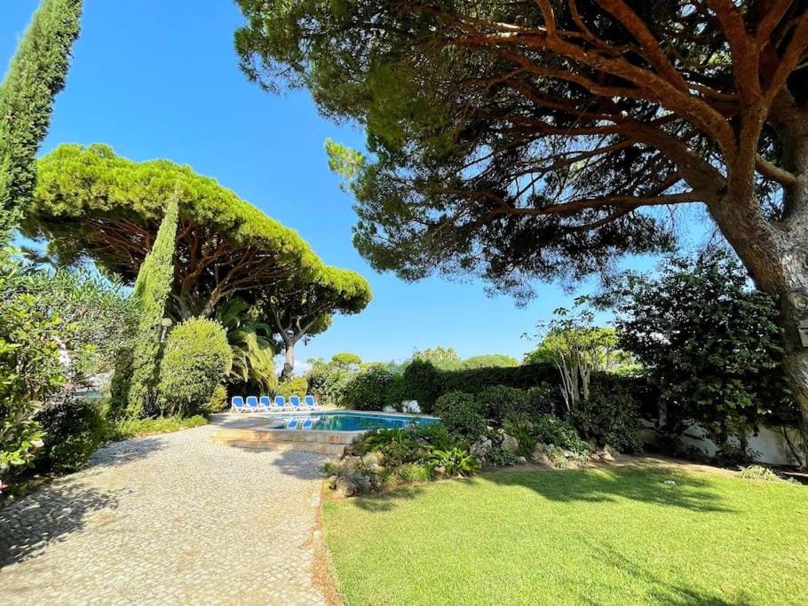 Villa Juliet, Private Pool/Garden, Beach Nearby Villa in Quarteira