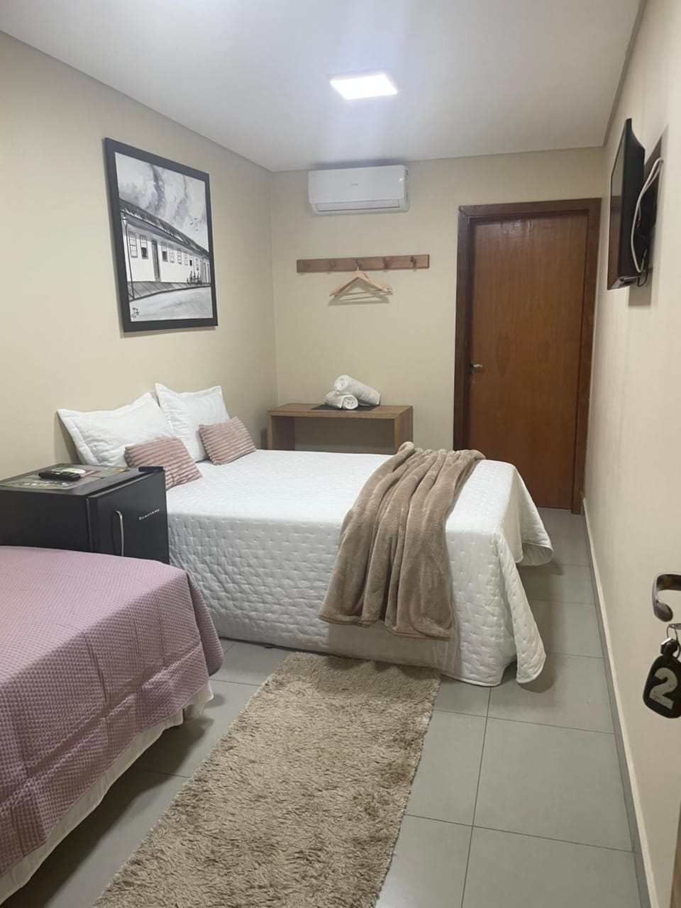 TV and multimedia, Photo of the whole room, towels, air conditioner