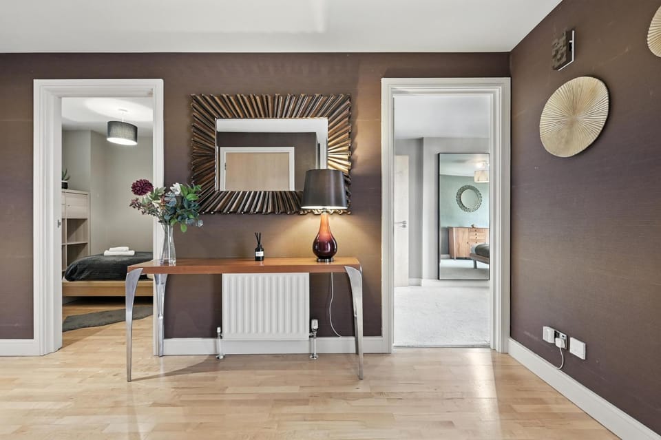 Central Belfast Apartments - The Bankmore Apartment in Belfast
