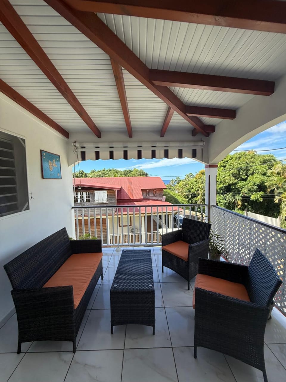 Villa Nanou , Haut de villa calme et petite vue sur Mer House in Bouillante