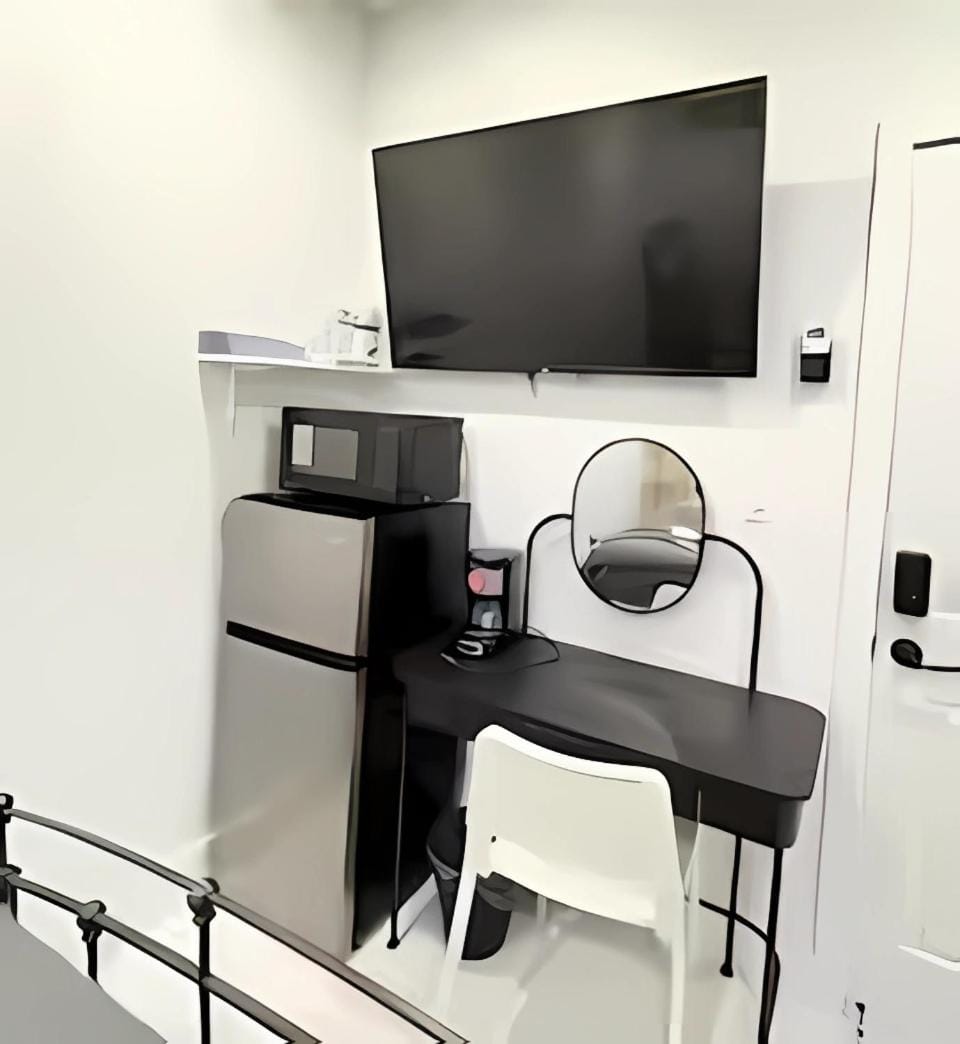 Gorgeous Private Room, near the Airport - Free parking - 01 Vacation rental in Miami
