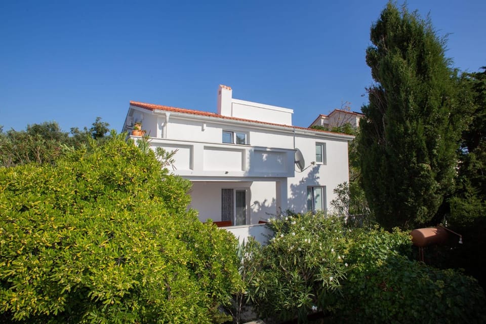 Apartments Yucca Apartment in Novalja