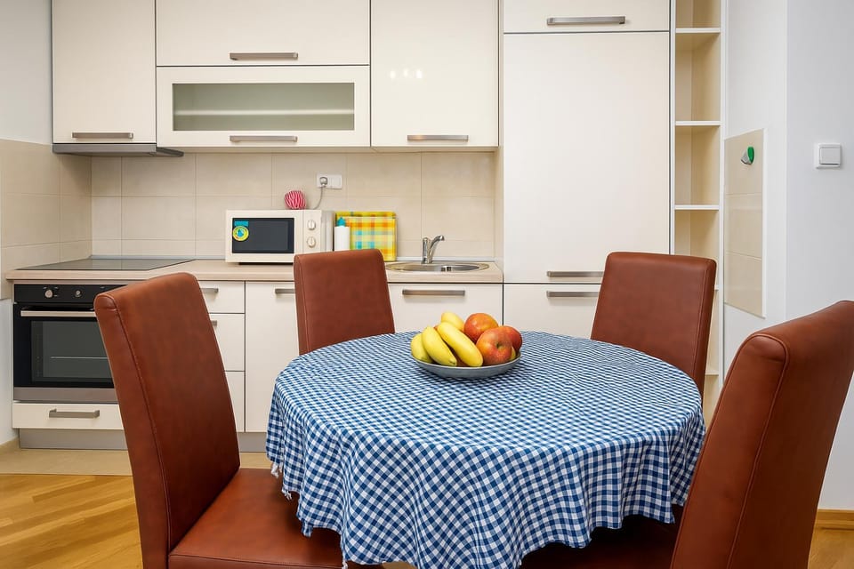 Dinner, kitchen