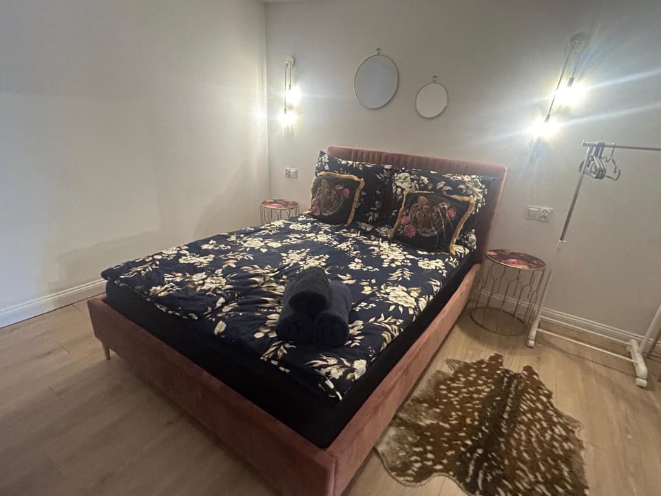 Bed, Bedroom