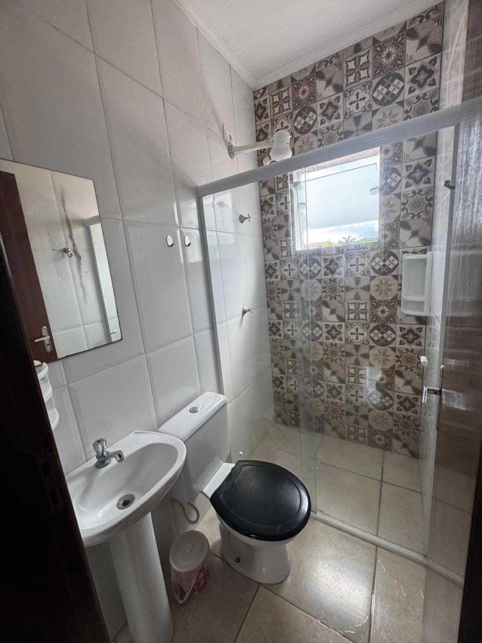 Casa 4Quartos-2 suites com Ar condicionado -Condominio Mar Verde- Piscina Privativa-Próx Praia da MOCOCA !! Próx à divisa com UBATUBA !!! House in Caraguatatuba