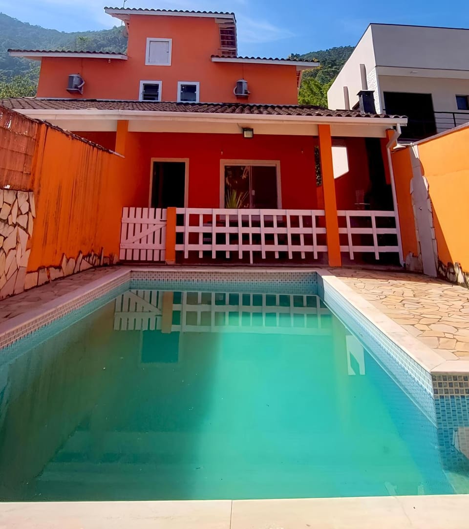 Casa 4Quartos-2 suites com Ar condicionado -Condominio Mar Verde- Piscina Privativa-Próx Praia da MOCOCA !! Próx à divisa com UBATUBA !!! House in Caraguatatuba