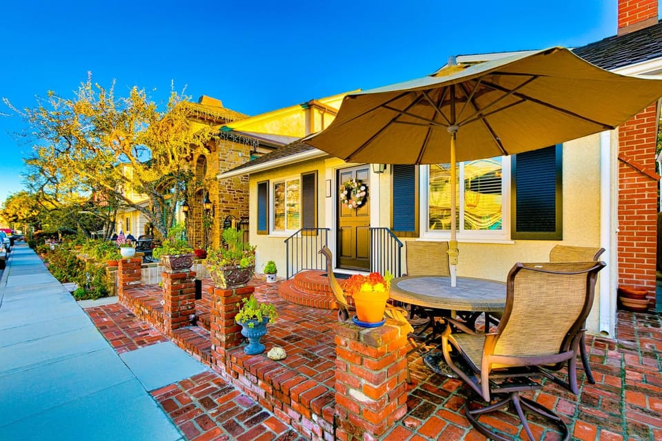 Coral Beach House House in Balboa Island